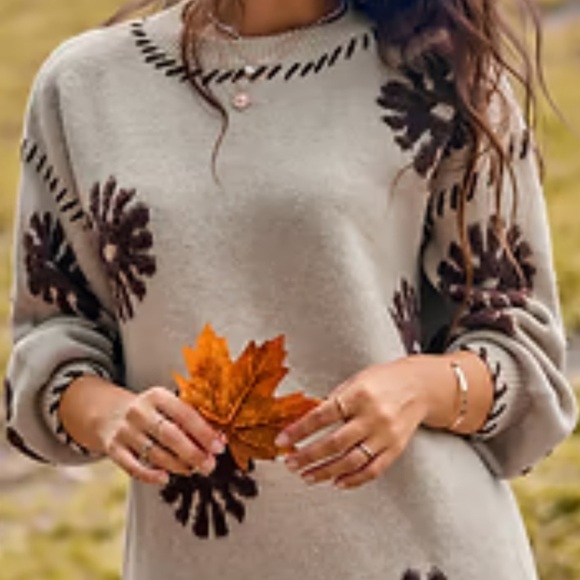 Sweaters - WOMENS beige and chocolate flower crewneck sweater. SIZE L